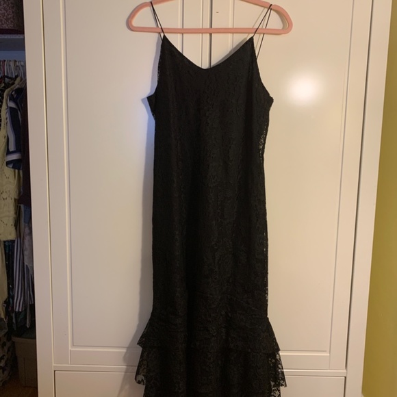 Black lacy dress - Picture 2 of 9